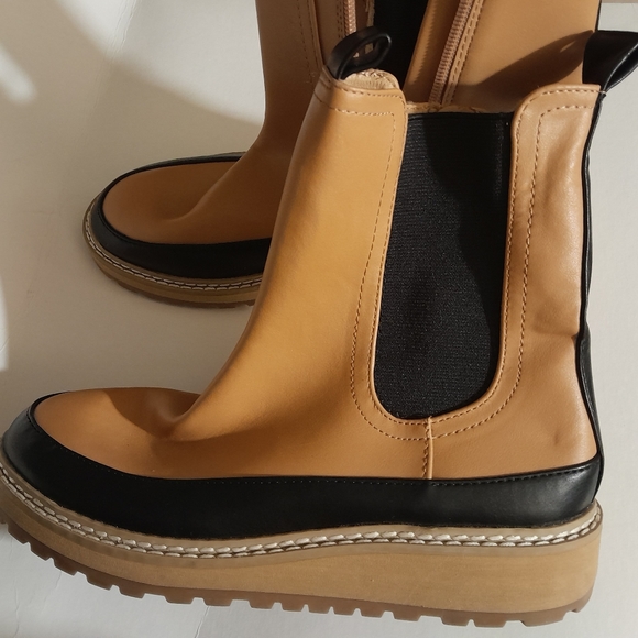 Ladies Tan Lug Sole Chelsea Boots - Size - 6 1/2 - Picture 2 of 4